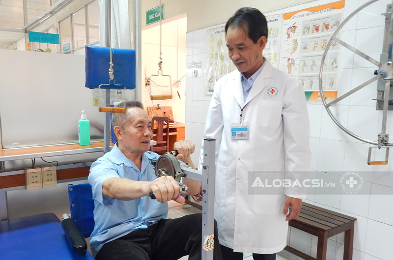 BS.CK2 Nguyễn Xuân Thắng: Hành trình tập vật lý trị liệu cho người bệnh đột quỵ